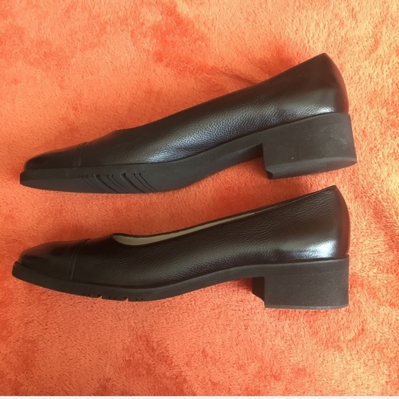 NWOT Salvatore Ferragamo Pebbled Leather Loafers - Picture 5 of 7